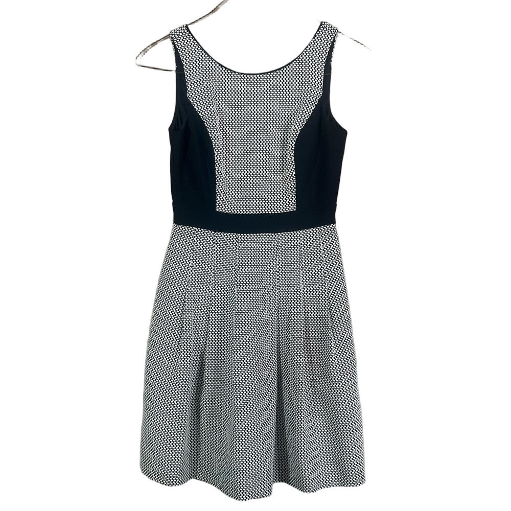White House Black Market Black and Cream with Pockets Size 2 - Picture 2 of 10
